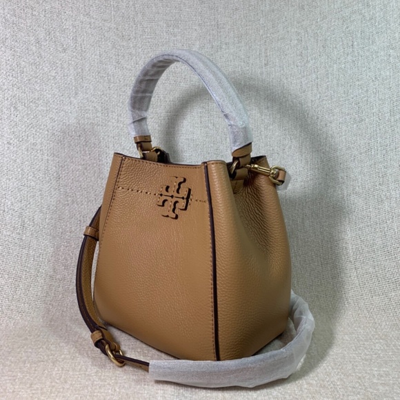 Tory Burch McGraw Tiramisu Tan Leather Small Bucket Tote/Crossbody Bag + Wallet - Picture 4 of 15